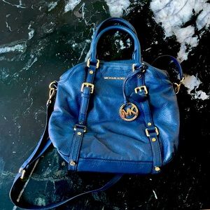 Gorgeous Michael Kors bag in pristine condition!